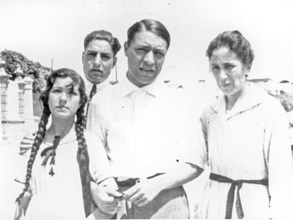 Rosa, Pere, Josep Pla i Maria Casadevall al Canadell el 1922.