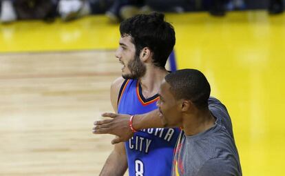 Abrines, animado por Westbrook, en Madrid.