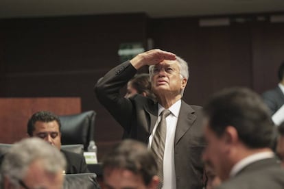 Bartlett en el Senado mexicano, en 2015. 