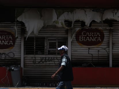 Una tienda que fue quemada a principios de agosto en Ciudad Juárez, Chihuahua.