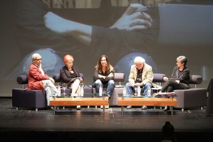 Juan Cruz, Rosa María Calaf, Angels Barceló, Javier Reverte y Luisa Etxenike, de izquierda a derecha.