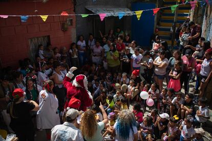 Año con año este recorrido es esperado en los barrios populares de Caracas. 