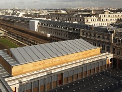 Exterior del Teatro Efímero en los jardines del Palais Royal.
