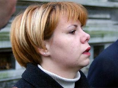 Christine Malèvre, al llegar ayer al tribunal que la condenó a 10 años.