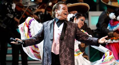 El cantante Juan Gabriel.