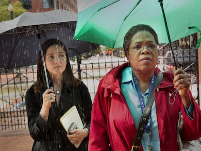 Rose Byrne y Oprah Winfrey en la pel&iacute;cula &#039;The Immortal Life of Henrietta Lacks&#039;.