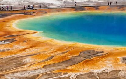 Laguna de aguas termales 'Grand Prismatic', en el parque nacional de Yellowstone, Estado de Wyoming.