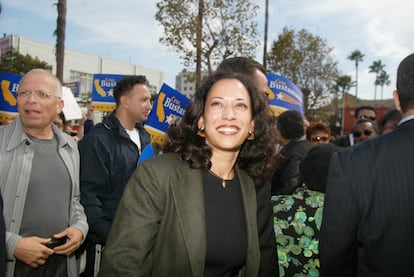 2003 年，卡瑪拉·哈里斯 (Kamala Harris) 競選舊金山地方檢察官。