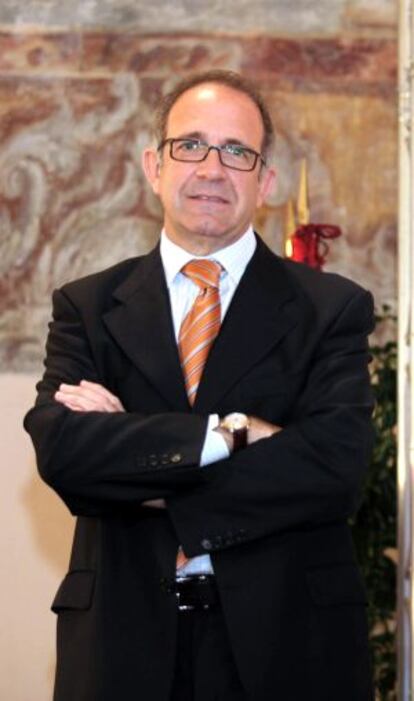 López Cerrón, presidente de la federación de ciclismo.