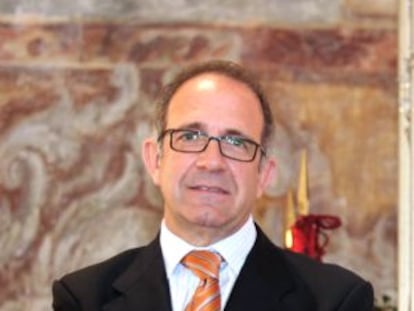 López Cerrón, presidente de la federación de ciclismo.