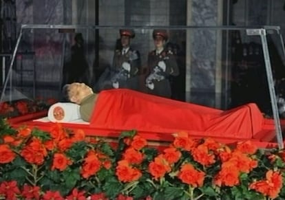 El cuerpo del líder norcoreano en el Palacio de Kumsusan, en Pyongyang.