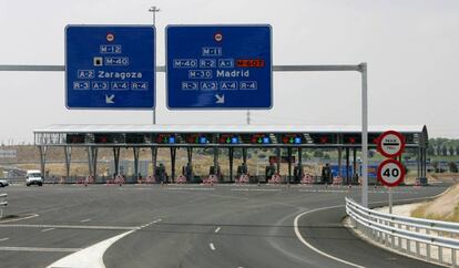 Cabinas de peaje de la autopista madrileña M-12.