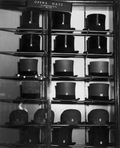 Vitrina de sombrerería en Bond Street, 1934.