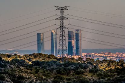 Torre de electricidad en Madrid.