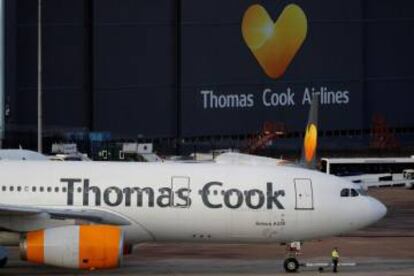 Avión de Thomas Cook en el aeropuerto de Mánchester.