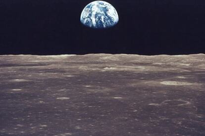 La Tierra vista desde la Luna observada desde una de las misiones Apolo