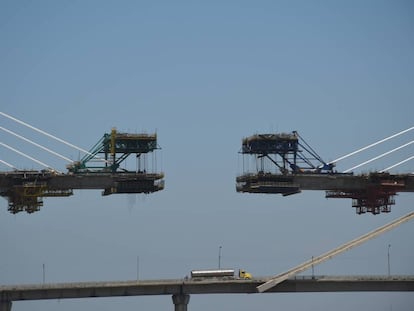 Construcción del puente de Pumarejo en Barranquilla.