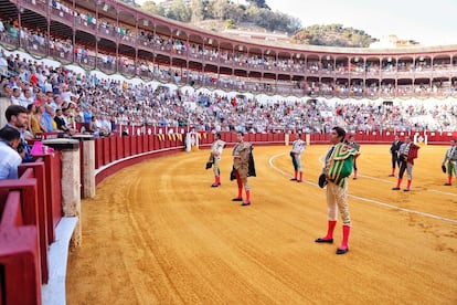 Paseíllo en la plaza de Málaga el pasado 14 de agosto.