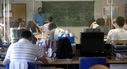 Clase de inform&aacute;tica en el colegio Padre Piquer de Madrid, el pasado mayo.