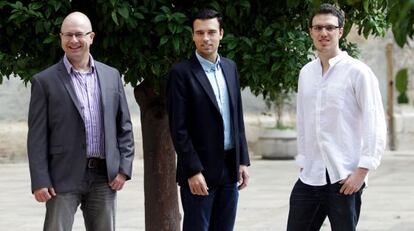 Miguel Casa&ntilde;, Pablo Mart&iacute;n y Carles Jovan&iacute;, los tres premios fin de carrera de las universidades valencianas.