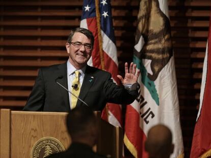 El secretario de Defensa Ashton Carter durante su intervención en Stanford.