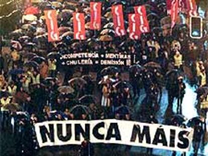 Manifestación en Vigo contra el vertido del <b></b><i>Prestige.</i>