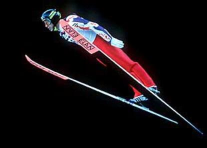 El esquiador japonés Masahiko Harada, en plena acción.