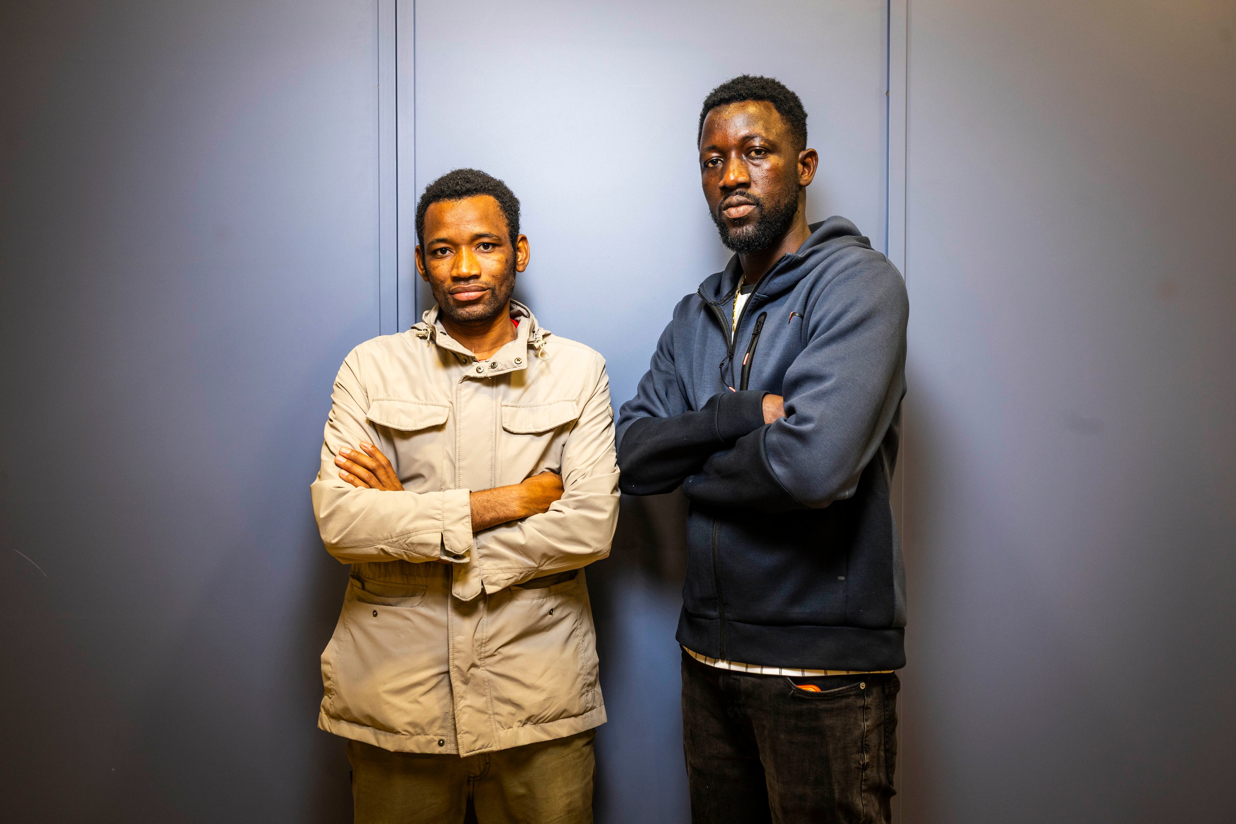 Los malienses Mamadou Gassama y Adama Bah. 