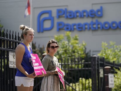 Protesters in support of abortion rights gather outside Planned Parenthood on June 24, 2022, in St. Louis, Missouri.