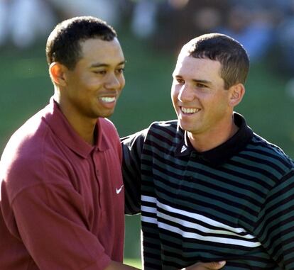 Sergio García saluda a Tiger Woods en 2000. La irrupción del español, especialmente a partir del PGA de 1999 en Medinah, le catapultó rápidamente como alternativa a Tiger. En 2008, llegó a número dos del mundo pero no ha conseguido asaltar el puesto de privilegio del ranking mundial.