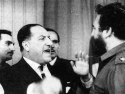 Incidente en los estudios de la televisión cubana entre el embajador Lojendio y Fidel Castro, en enero de 1960, en una imagen captada por Telemundo.