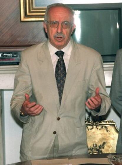 Alejandro Fern&aacute;ndez Pombo, en 1999.