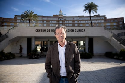 José Miguel Cisneros, en el hospital Virgen del Rocío. 