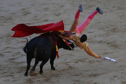 Pablo Belando en la cogida en Las Ventas.