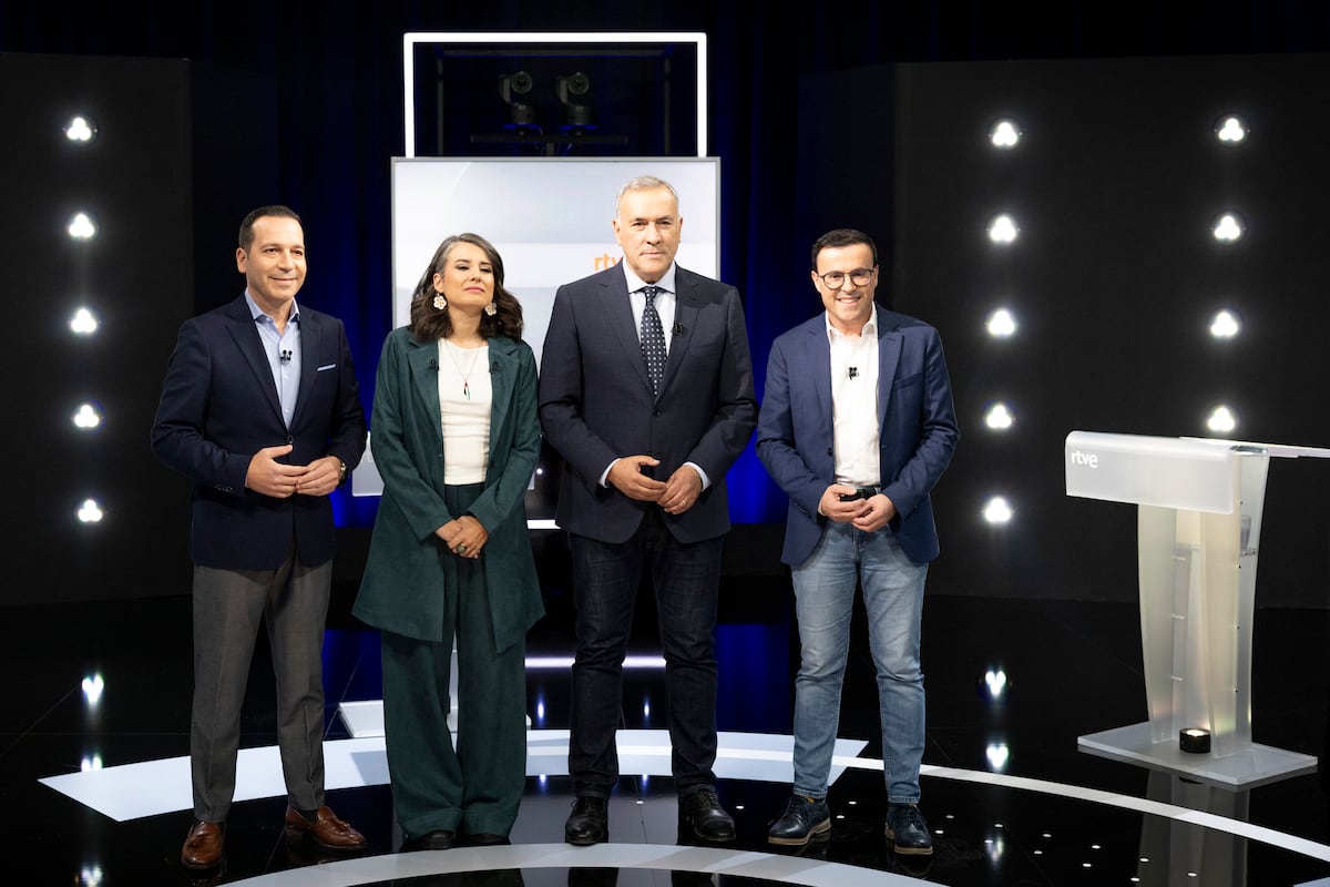 Unidas por Extremadura golpea a Gallardo con su aforamiento en un debate marcado por la ausencia de Guardiola: “El PSOE merece una reflexión”