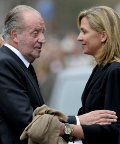 El rey Juan Carlos y la infanta Cristina, en 2010.