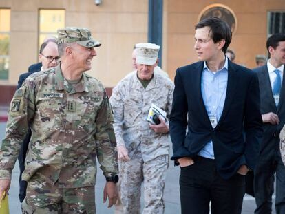 Jared Kushner, yerno de Trump y asesor, a su llegada a Bagdad este lunes.