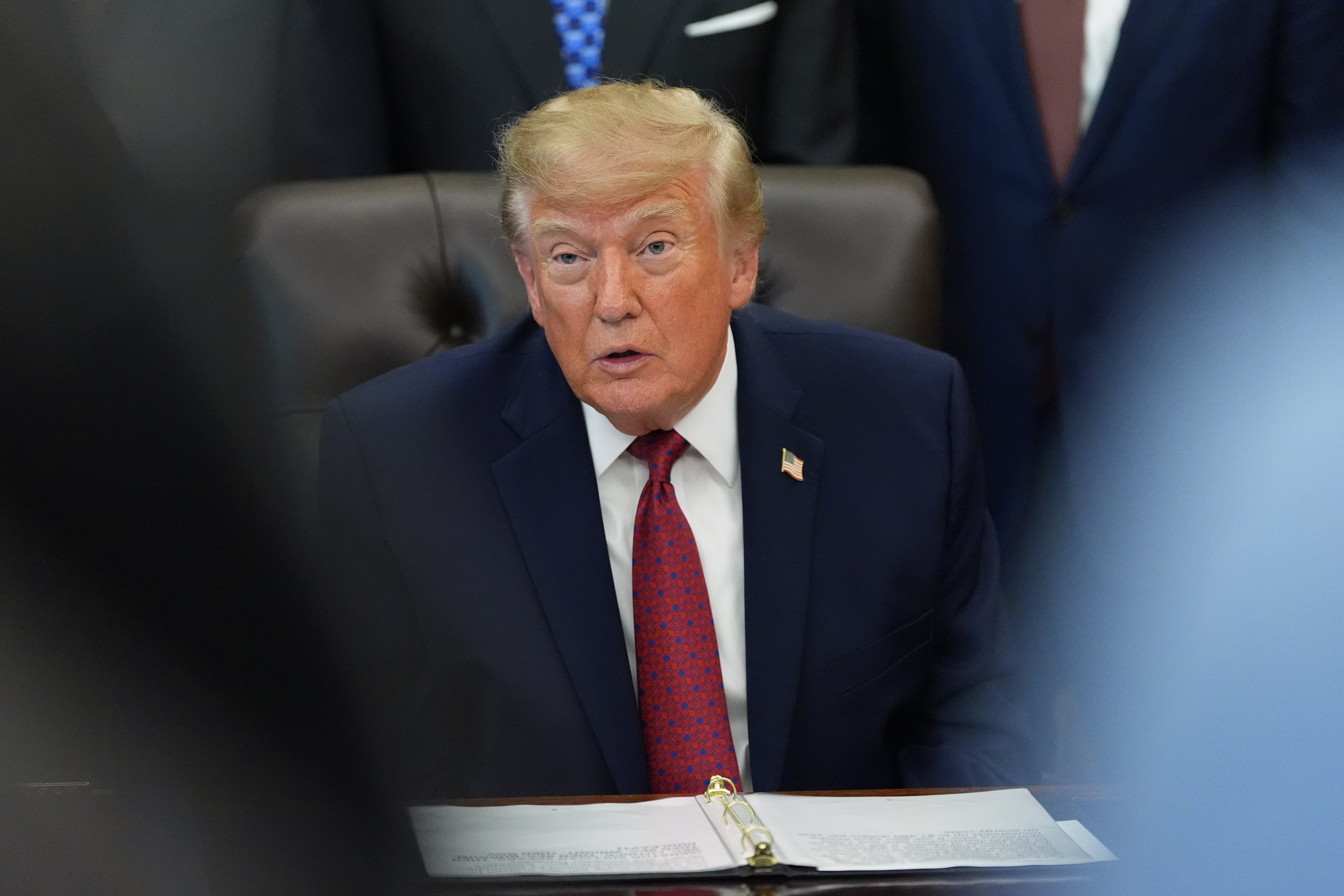 Trump sale al rescate de los republicanos para las ‘midterms’ pero Paxton duda sobre su efectividad