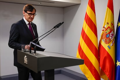 El presidente de la Generalitat de Catalunya, Salvador Illa, durante la rueda de prensa tras su reunión con el presidente del Gobierno Pedro Sánchez, el viernes 22 de noviembre.