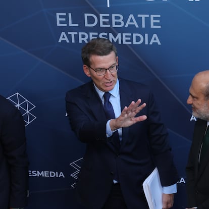 Llegada de Feijóo al debate de Atresmedia.