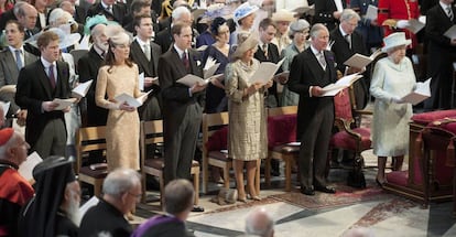 La familia real británica en el 60 aniversario de entronización de Isabel II de Inglaterra.