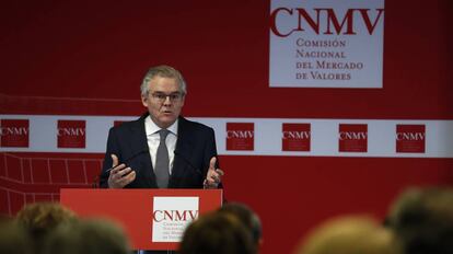 Sebastián Albella, presidente de la CNMV, durante la rueda de prensa. 