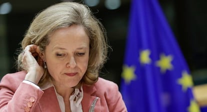 La ministra española de Economía, Nadia Calviño, durante una reunión del Comité de Asuntos Económicos y Monetarios celebrada en el Parlamento Europeo en Bruselas (Bélgica).