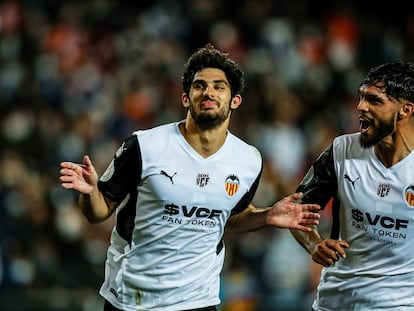 Guedes celebra el gol de la victoria del Valencia y del pase a la final de la Copa.