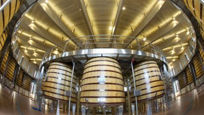 Sala de fermentación de la bodega Vega Sicilia, en Valbuena de Duero (Ribera del Duero, Valladolid).