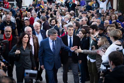 Carles Puigdemont, a su llegada al acto de Junts en Elna (sur de Francia), el 21 de marzo.