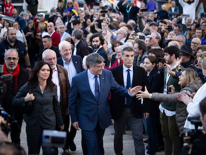 Carles Puigdemont, a su llegada al acto de Junts en Elna (sur de Francia), el 21 de marzo.