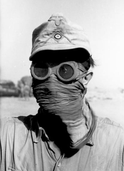 Un soldado del Afrika Korps, con pañuelo y gafas contra el polvo.