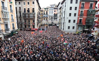 Vista general de la plaza Constitucional de Pamplona tras la moción de censura. 