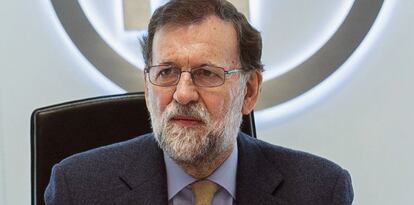 Fotografía facilitada por el PP, del presidente del Gobierno en funciones y presidente del PP, Mariano Rajoy, durante la reunión del Comité de Dirección del partido, en la sede. EFE